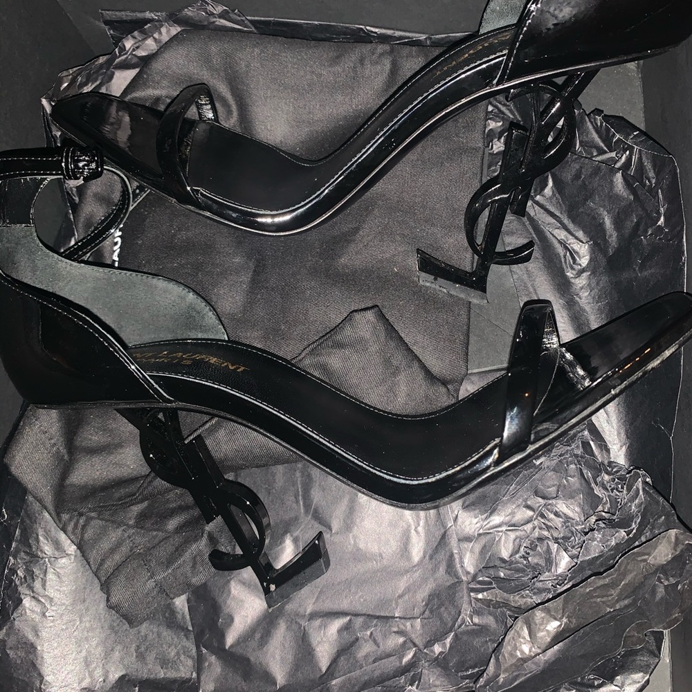 Ysl heels size 8 color black